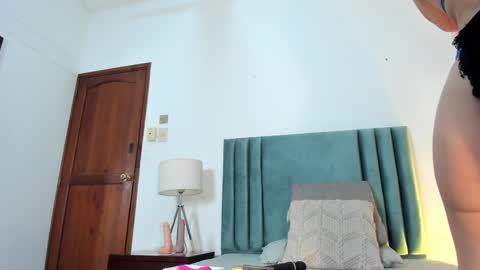 Snapshot of hannawarriorr chatting on 12/18/24, 12:54 Hanna Warrior online show from 12/18/24, 12:54