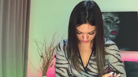 Snapshot of hanneanne chatting on 12/12/24, 11:18 HerrA online show from 12/12/24, 11:18