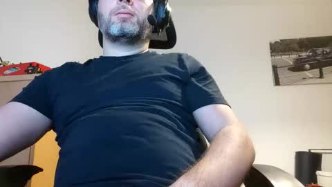Snapshot of hannisch chatting on 11/05/25, 07:25 hannisch online show from 11/05/25, 07:25