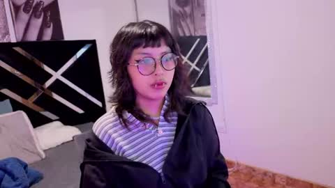 Snapshot of hannita_01 chatting on 07/08/26, 11:48 hannita_01 online show from 07/08/26, 11:48