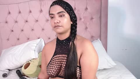 Snapshot of hannnasmith chatting on 12/06/24, 07:45 Hanna online show from 12/06/24, 07:45