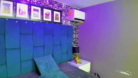 Snapshot of hanny_bliss chatting on 12/17/25, 12:33 Hanny online show from 12/17/25, 12:33