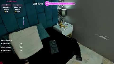 Snapshot of hanny_bliss chatting on 12/18/25, 11:27 Hanny online show from 12/18/25, 11:27