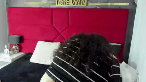 Snapshot of hanny_bliss chatting on 01/15/26, 02:27 Hanny online show from 01/15/26, 02:27