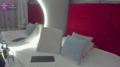 Snapshot of hanny_bliss chatting on 02/17/26, 02:30 Hanny online show from 02/17/26, 02:30