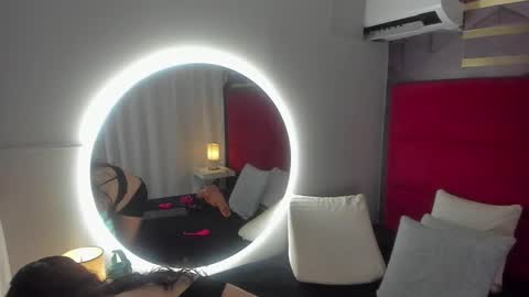 Snapshot of hanny_bliss chatting on 02/18/26, 02:07 Hanny online show from 02/18/26, 02:07