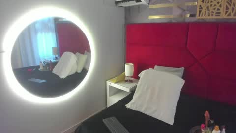 Hanny  online show from 04/22/26, 11:45