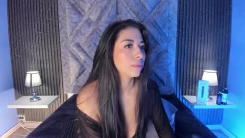 hannyk_ online show from 03/12/26, 11:38