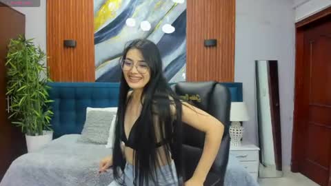 Snapshot of hannyy_ chatting on 06/20/26, 05:27 HANNY online show from 06/20/26, 05:27