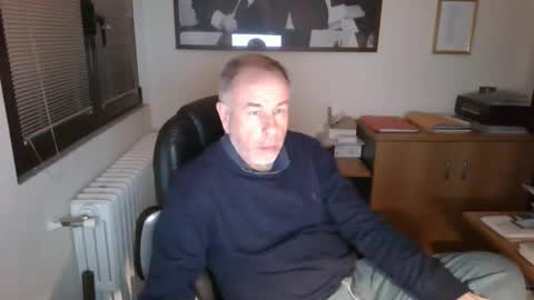 Snapshot of hanscooper chatting on 12/07/24, 05:42 hanscooper online show from 12/07/24, 05:42