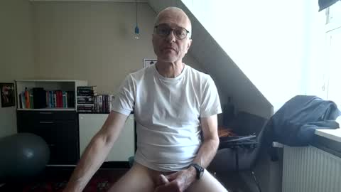 Snapshot of hanse_1 chatting on 07/07/26, 01:37 Hanse online show from 07/07/26, 01:37
