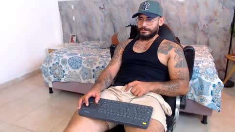 hanz_col online show from 11/22/25, 05:17