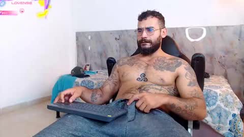 hanz_col online show from 11/30/25, 11:42