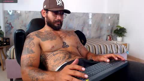 Snapshot of hanz_col chatting on 04/28/26, 04:23 hanz_col online show from 04/28/26, 04:23