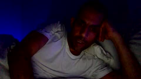 Snapshot of happy2334 chatting on 01/21/25, 03:32 skysky6969 online show from 01/21/25, 03:32