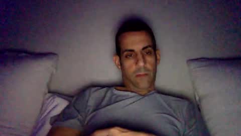 Snapshot of happy2334 chatting on 12/17/25, 01:50 skysky6969 online show from 12/17/25, 01:50