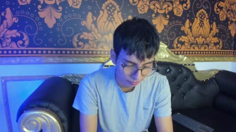 happy_cream_ online show from 12/08/24, 02:41