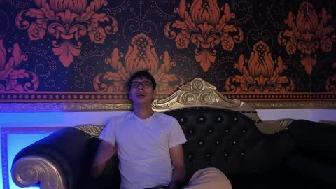 happy_cream_ online show from 12/14/24, 03:25