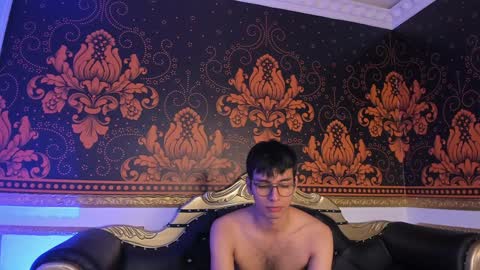 happy_cream_ online show from 12/21/24, 02:47