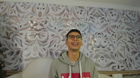 happy_cream_ online show from 01/02/25, 11:31