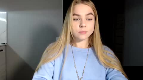 happy_fox_ online show from 12/11/24, 09:55