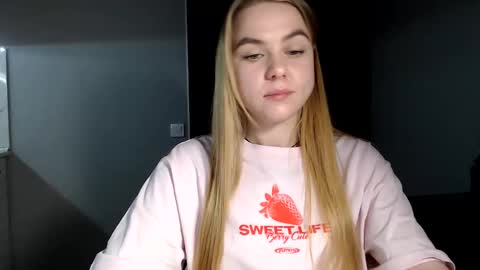 happy_fox_ online show from 01/28/25, 08:26