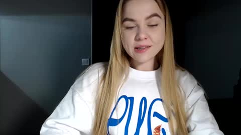 happy_fox_ online show from 02/05/25, 08:46