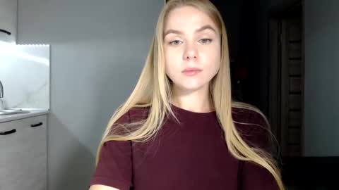 happy_fox_ online show from 09/23/25, 09:18