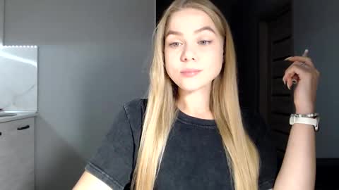 happy_fox_ online show from 10/13/25, 07:36