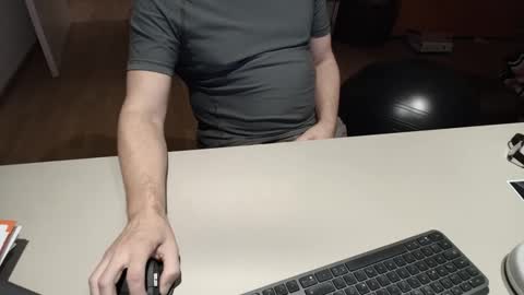 Snapshot of happybugger chatting on 11/16/25, 05:29 Cum for you online show from 11/16/25, 05:29