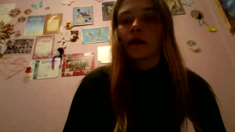 happyemily  online show from 10/31/25, 07:15