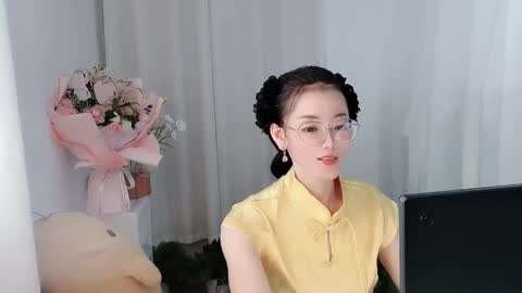 Snapshot of happyflower802318 chatting on 04/29/26, 04:05 Daisy online show from 04/29/26, 04:05