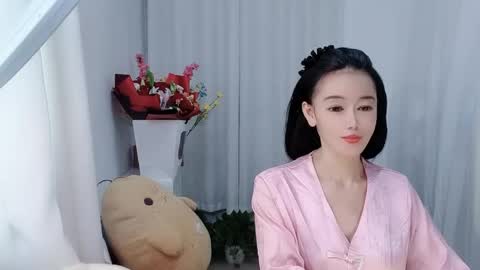 Snapshot of happyflower802318 chatting on 05/18/26, 02:29 Daisy online show from 05/18/26, 02:29