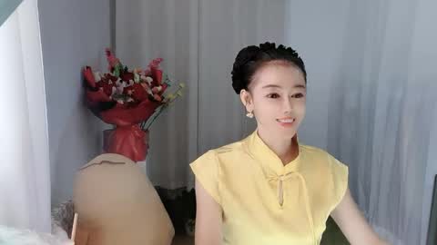 Snapshot of happyflower802318 chatting on 05/19/26, 03:13 Daisy online show from 05/19/26, 03:13
