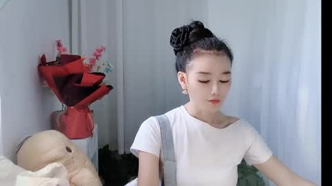 Snapshot of happyflower802318 chatting on 05/28/26, 02:42 Daisy online show from 05/28/26, 02:42