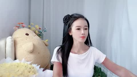 Snapshot of happyflower802318 chatting on 06/06/26, 02:27 Daisy online show from 06/06/26, 02:27