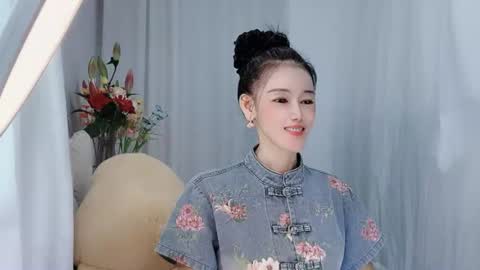 Snapshot of happyflower802318 chatting on 06/27/26, 04:06 Daisy online show from 06/27/26, 04:06