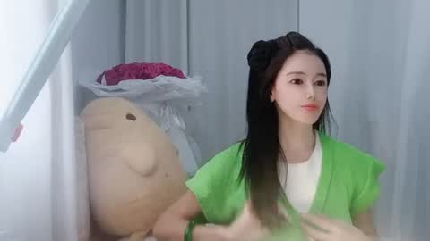 Snapshot of happyflower802318 chatting on 07/29/26, 03:37 Daisy online show from 07/29/26, 03:37