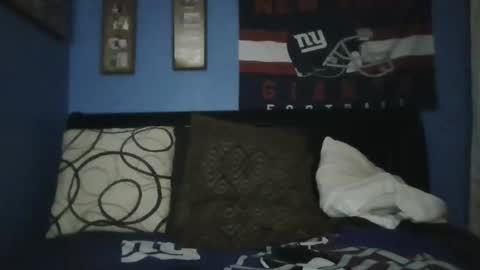 happyhappy4 online show from 11/18/25, 05:34