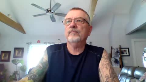 Snapshot of happynudist7373 chatting on 06/24/26, 09:03 happynudist7373 online show from 06/24/26, 09:03