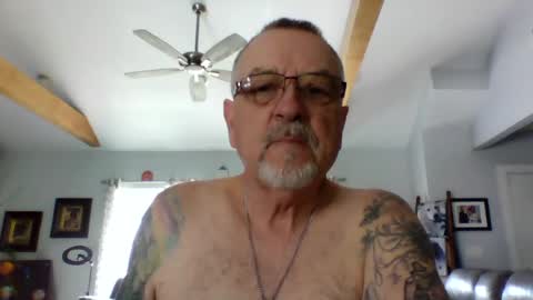 Snapshot of happynudist7373 chatting on 07/08/26, 01:37 happynudist7373 online show from 07/08/26, 01:37