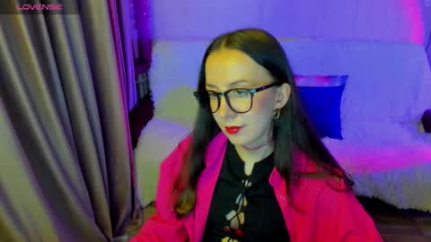 Stephanie online show from 12/19/25, 07:10