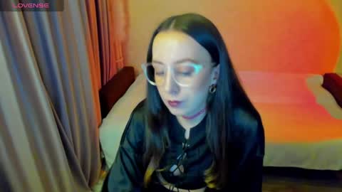 Stephanie online show from 04/04/26, 04:26