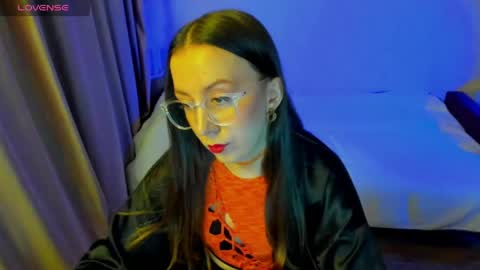 Stephanie online show from 04/12/26, 07:41