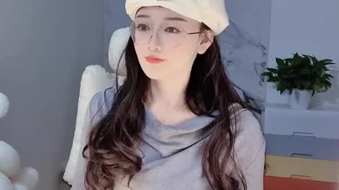 Snapshot of happysweetie168 chatting on 12/09/24, 03:29 Daisy online show from 12/09/24, 03:29