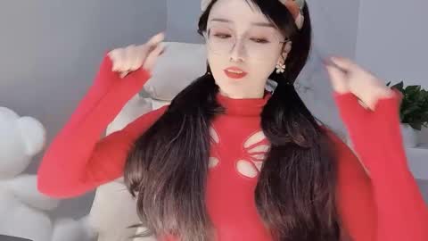 Snapshot of happysweetie168 chatting on 01/27/25, 04:30 Daisy online show from 01/27/25, 04:30