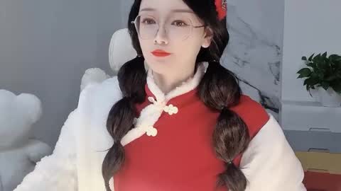 Snapshot of happysweetie168 chatting on 02/08/25, 03:10 Daisy online show from 02/08/25, 03:10