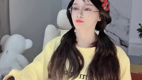 Snapshot of happysweetie168 chatting on 02/14/25, 06:56 Daisy online show from 02/14/25, 06:56