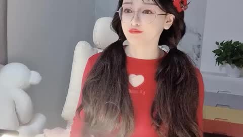 Snapshot of happysweetie168 chatting on 02/20/25, 01:51 Daisy online show from 02/20/25, 01:51