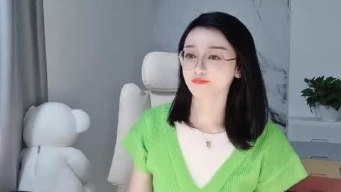 Snapshot of happysweetie168 chatting on 03/12/25, 03:24 Daisy online show from 03/12/25, 03:24